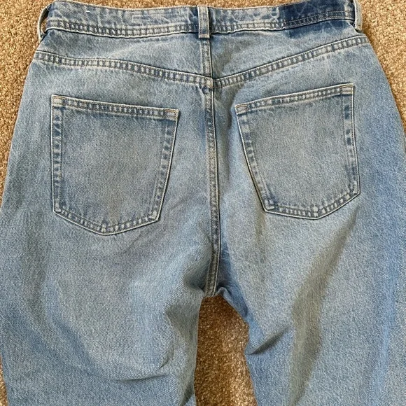 ZARA High-Waisted Mom Jeans Light Wash Denim - Picture 4 of 8